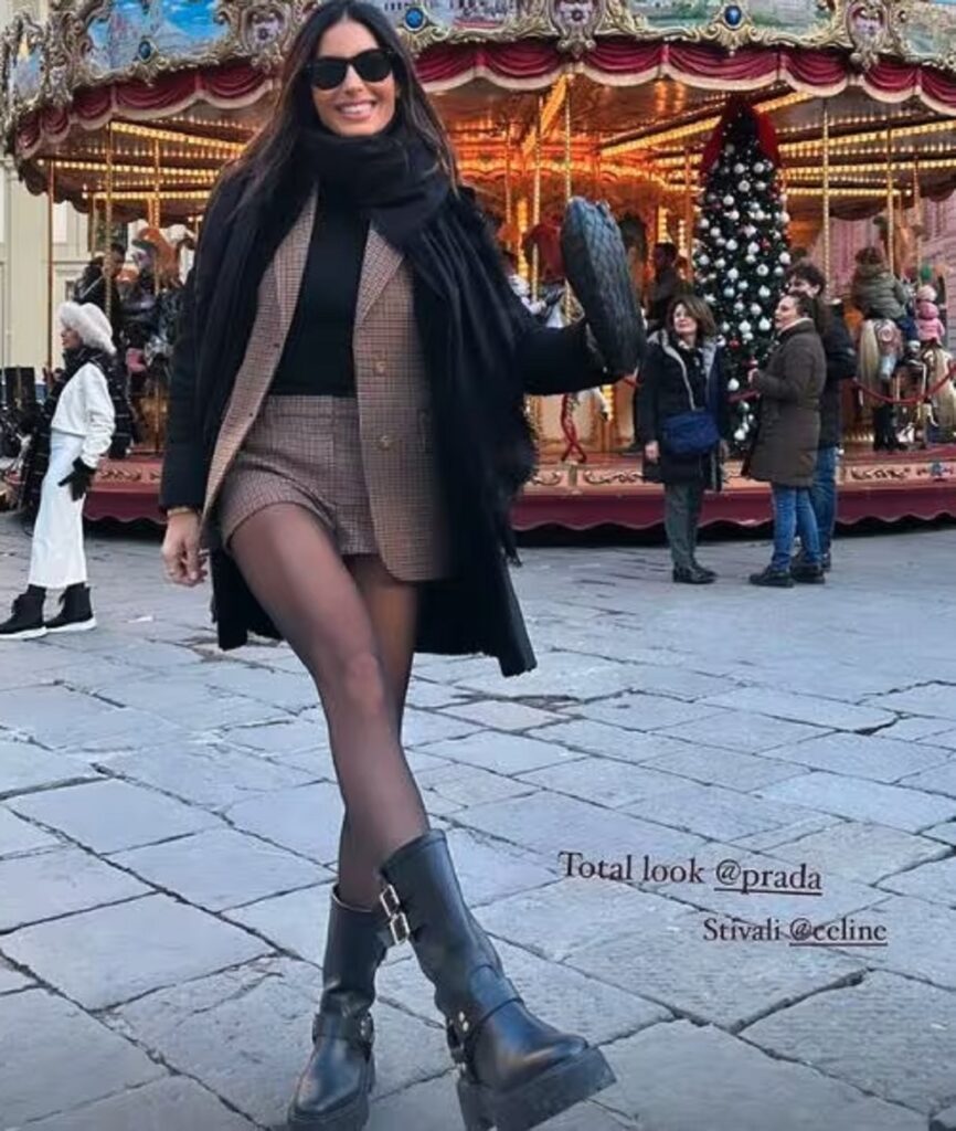 Elisabetta Gregoraci Ed Il Look Natalizio: Il Costo Del Suo Outfit è Da ...